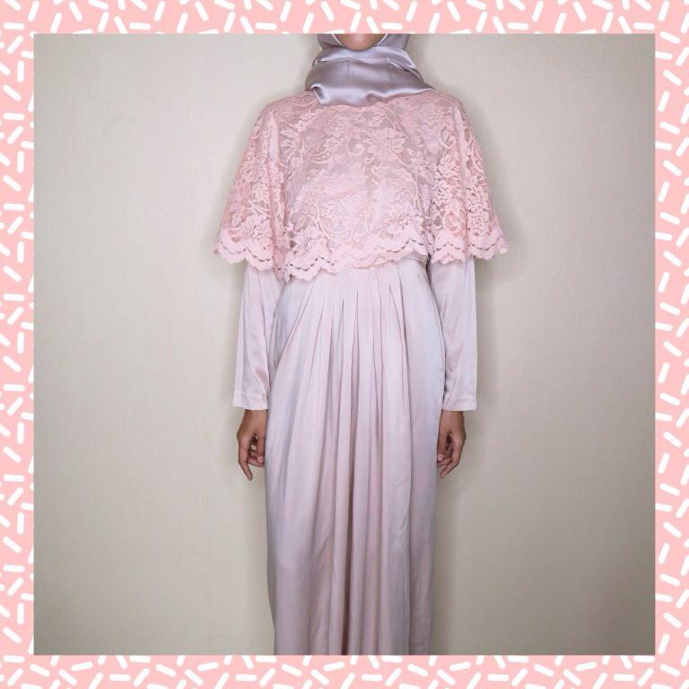 Dress Panjang Cape Brokat Peach Krem