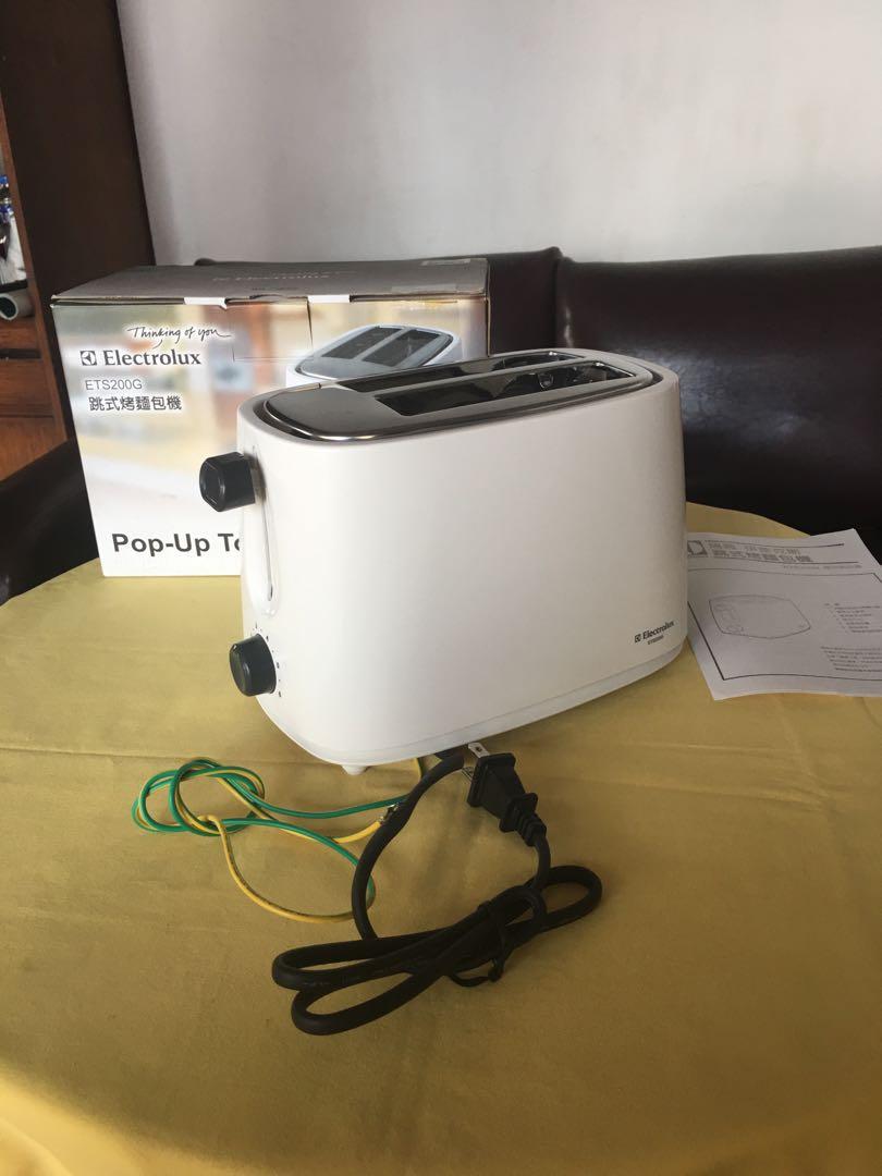 ELECTROLUX BREAD TOASTER ( IMPORTED ) (Category: Ovens & Toasters) located in Manila. Submitted by winnieyols (Listing ID 241691721, Image 2). Description: BRAND NEW ELECTROLUX BREAD TOASTER - MODEL # : ETS200G - POP UP TOASTER - IMPORTED ( FROM TAIWAN ) - 110V ( need transformer or outlets with 110 V ) - 60Hz / 730W - ELECTROMAGNETIC - WHITE COLOR SELLING IT FOR PHP600.00 ONLY from 700.00 RFS: DECLUTTERING GIFT FROM A FRIEND ( STILL USING AN OLD