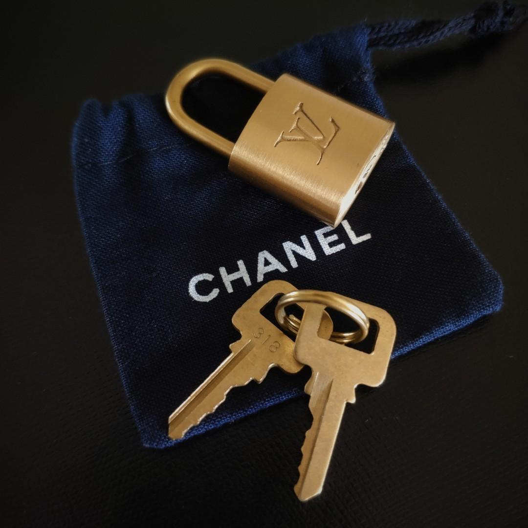Louis Vuitton Lock And Key #318 on Mercari  Louis vuitton keychain, Louis  vuitton, Vuitton