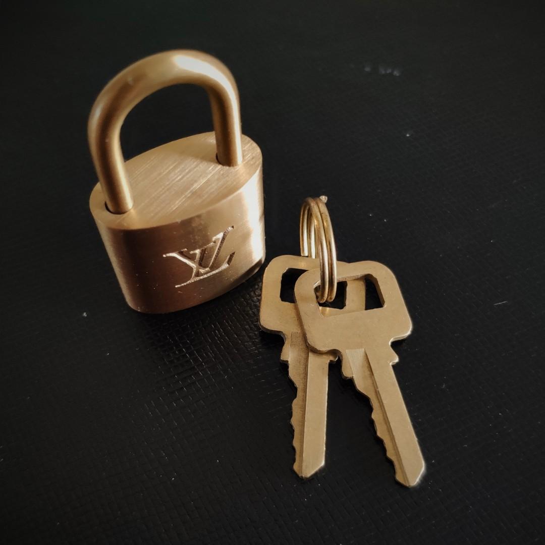 Authentic Louis Vuitton Lock & Key Set #318