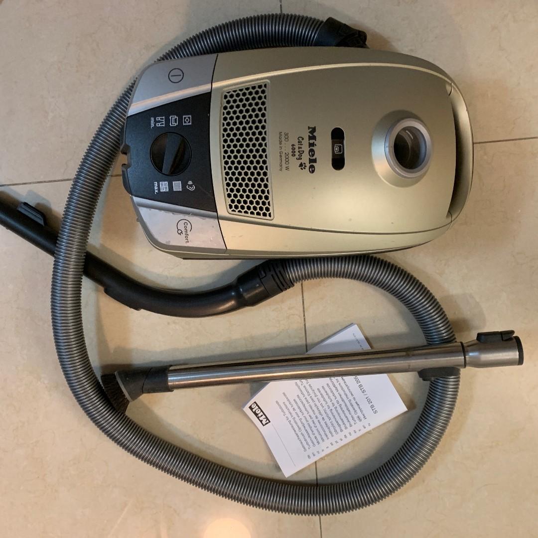 Miele Cat Dog 6000 吸塵器 Home Furniture Home Others On Carousell