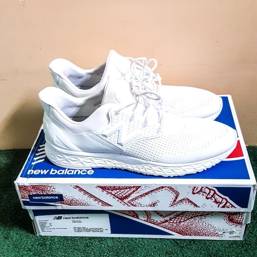 New Balance FML 100S Full White Fesyen Pria Sepatu Sneakers di Carousell