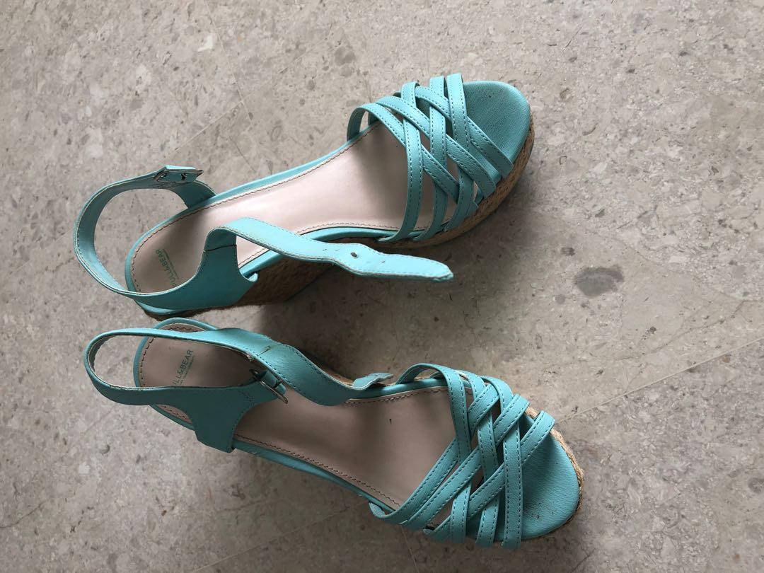 Pull Bear wedges Women s Fashion Footwear Sandals on Carousell