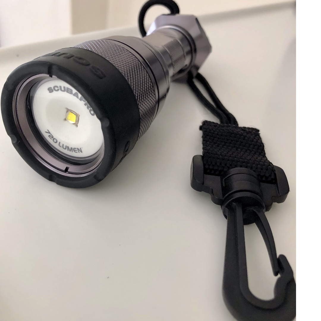 Scubapro Nova 720R Wide Dive Light, Sports Equipment, Sports & Games