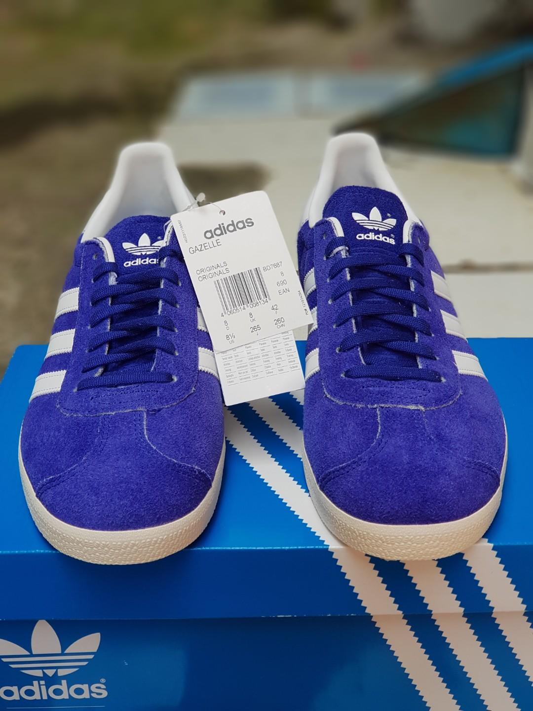 Foto sepatu adidas warna biru top