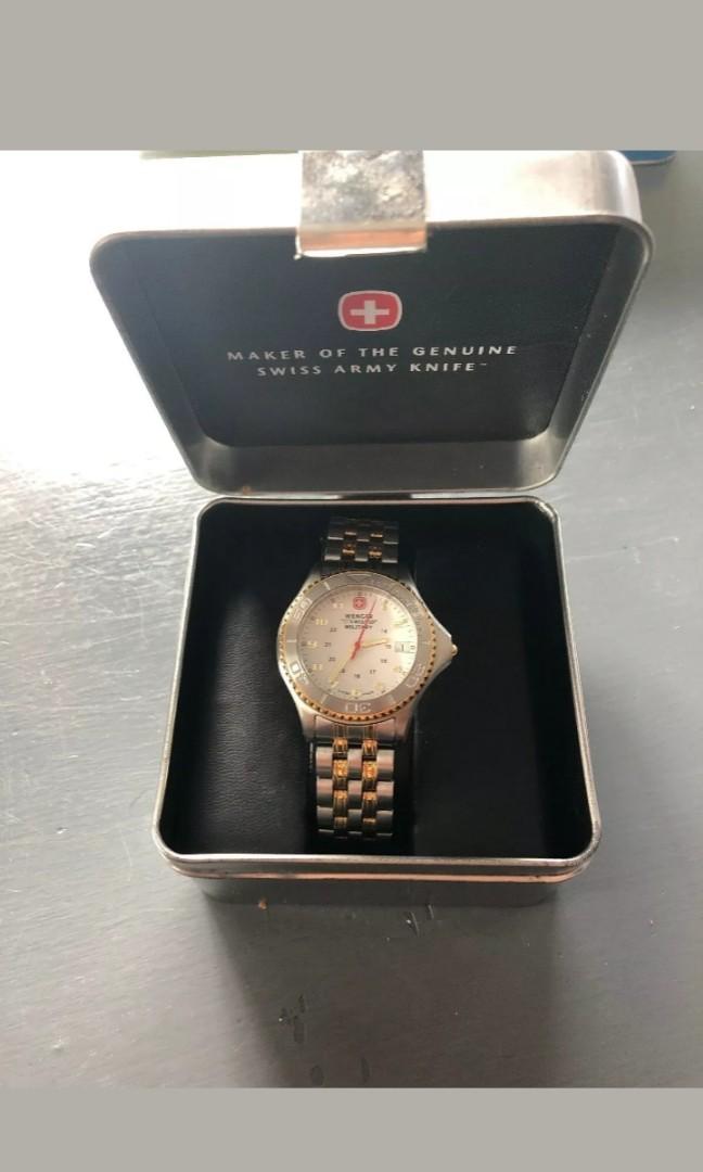 Used Wenger Swiss Military 79082 Date Stainless Steel Gold Silver Tone Men s Watch