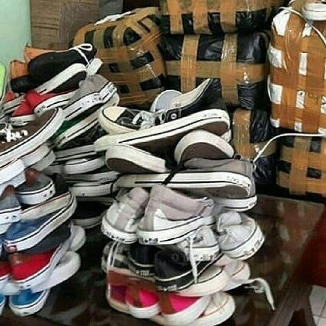 Distributor Sepatu Bekas Impor Fesyen Pria Sepatu Sneakers Di Carousell