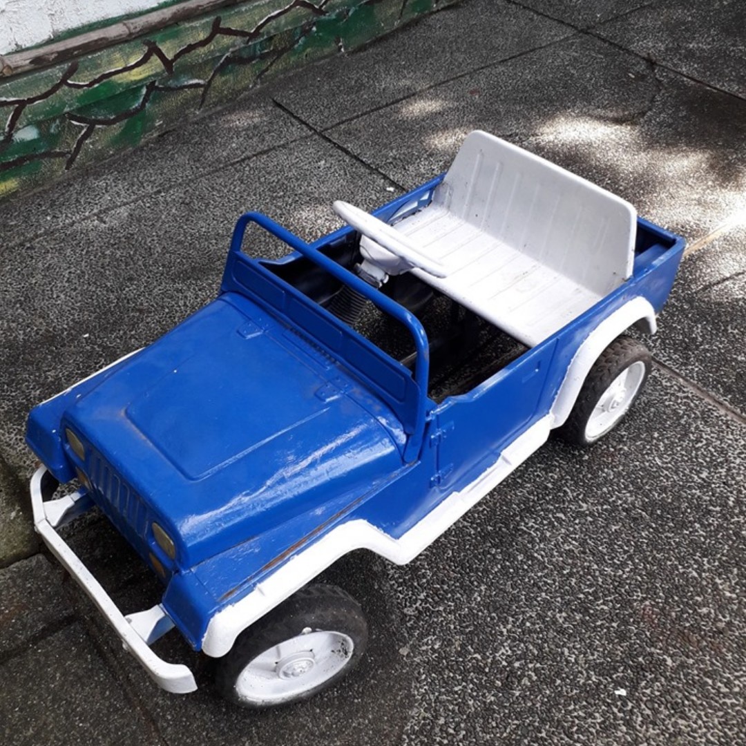 For sale vintage pedal car, Hobbies & Toys, Memorabilia & Collectibles