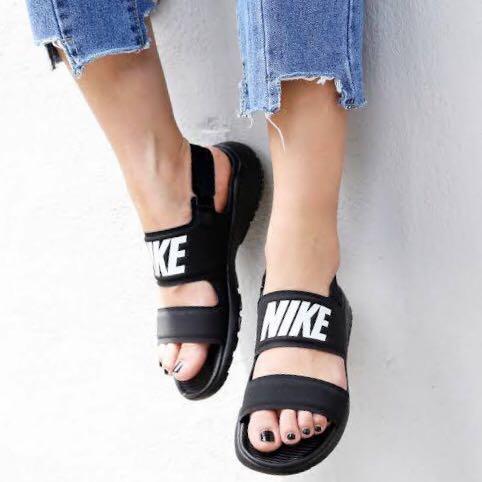 women's nike tanjun sandals
