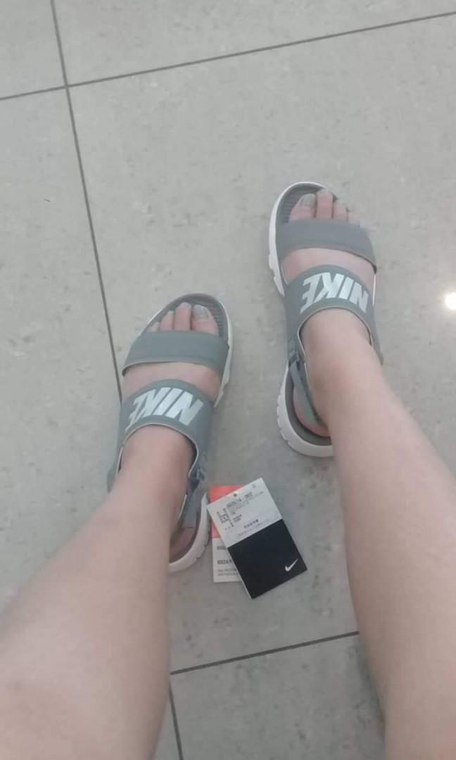 Nike tanjun sandals blue 2025