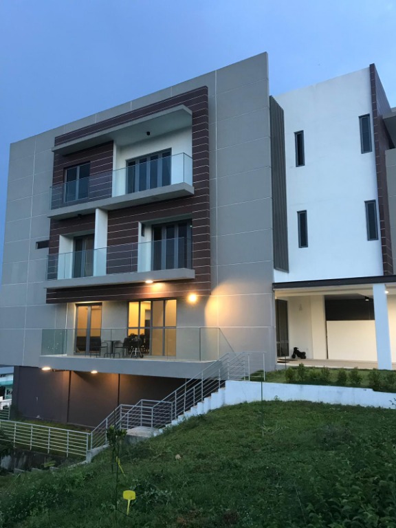 For Sale Luxury Townhouse Corner Unit The Vale Sutera Damansara Property For Sale On Carousell