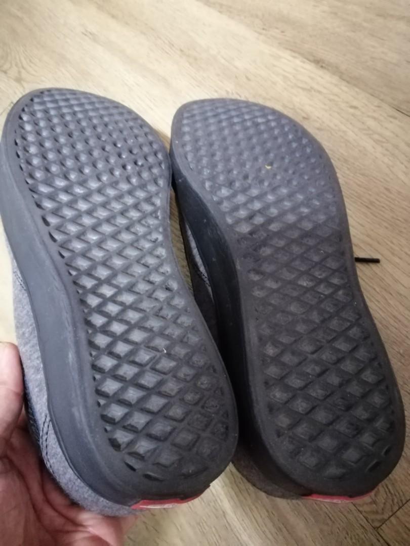 vans ultracush flip flops
