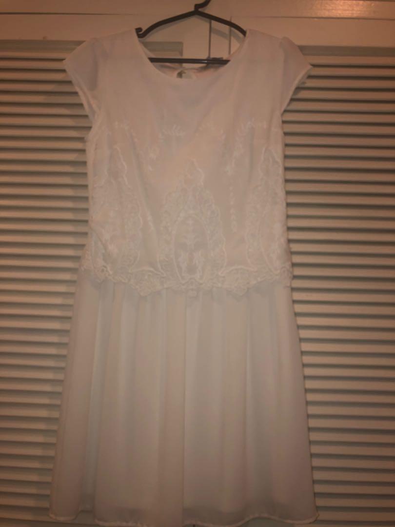 White/Lace dress (Category: Dresses) located in Muntinlupa City. Submitted by geepee21 (Listing ID 241911050, Image 1). Description: 10/10 white dress from cache cache. Still in excellent condition! .