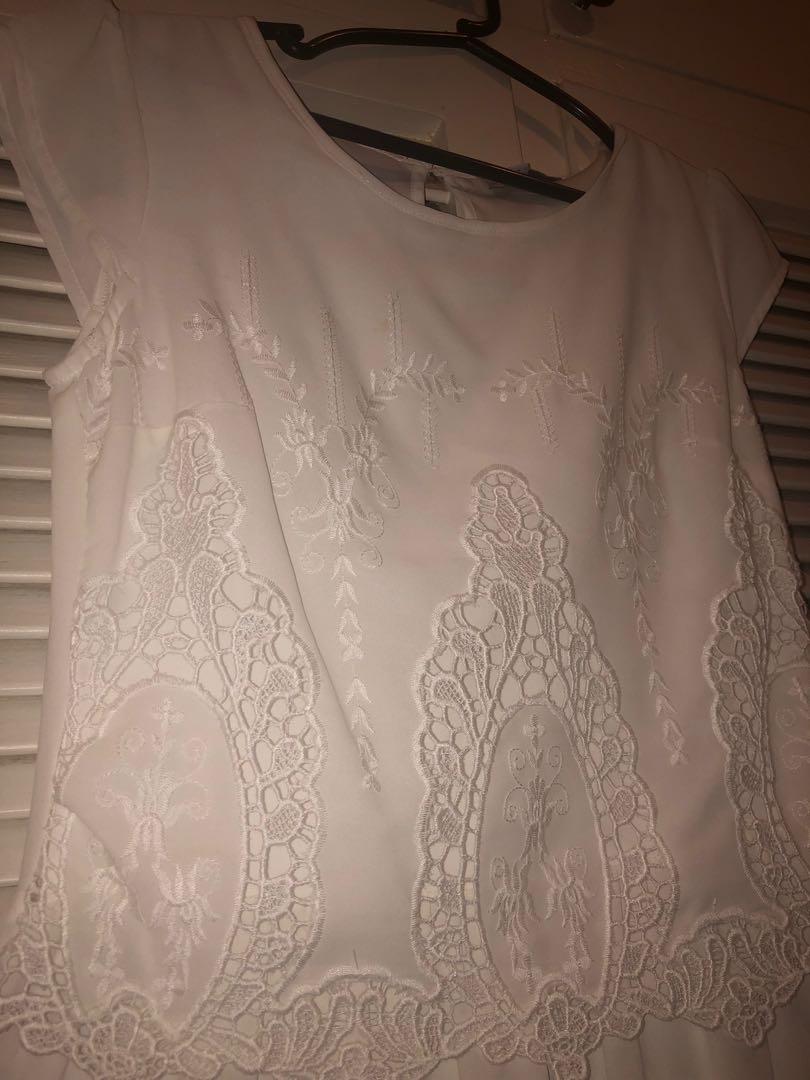 White/Lace dress (Category: Dresses) located in Muntinlupa City. Submitted by geepee21 (Listing ID 241911050, Image 2). Description: 10/10 white dress from cache cache. Still in excellent condition! .
