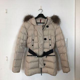 *降價！抵禦嚴寒必備！*Moncler女款狐狸毛帽沿高級羽絨衣