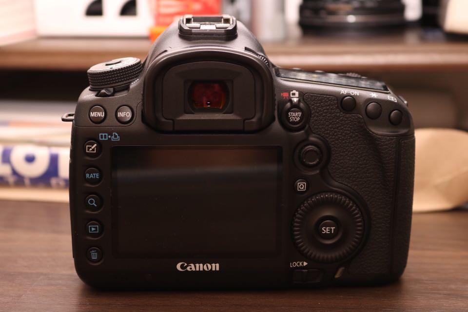 Canon 5d iii body (Category: Cameras) located in Quezon City. Submitted by francisresu (Listing ID 241973734, Image 2). Description: Canon 5d iii body In very good condition 38k clicks only With box Strap Charger Battery Cables In good condition Trinoma meet up Pm if interested.