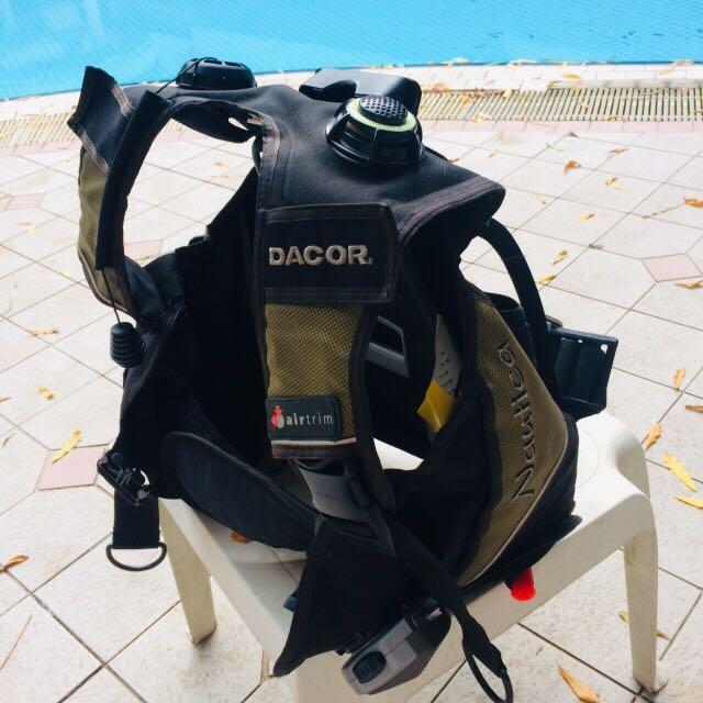 Scuba Diving Gear Dacor Nautica Airtrim AT BCD In Black Gold Size XS