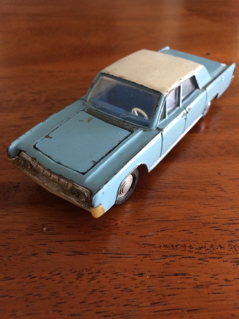 dinky toys lincoln continental