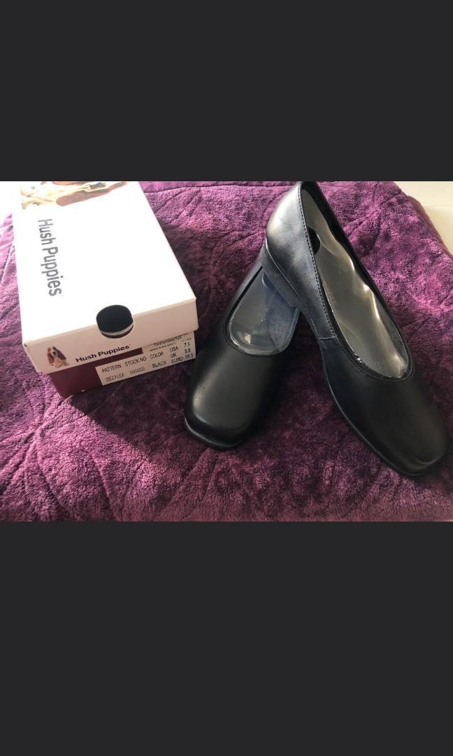 Hush puppies flat black shoes (Category: Flats & Sandals) located in Carmona. Submitted by classylassie (Listing ID 241986960, Image 1). Description: Hush Puppies Flat Black Shoes Price: Now 1999‼️ before 2500 Size: EU 38.5, US 7.5, UK 5.5 Condition: 101% BRAND NEW with Box from abroad Upper: Leather Sole: leather insole and sole.
