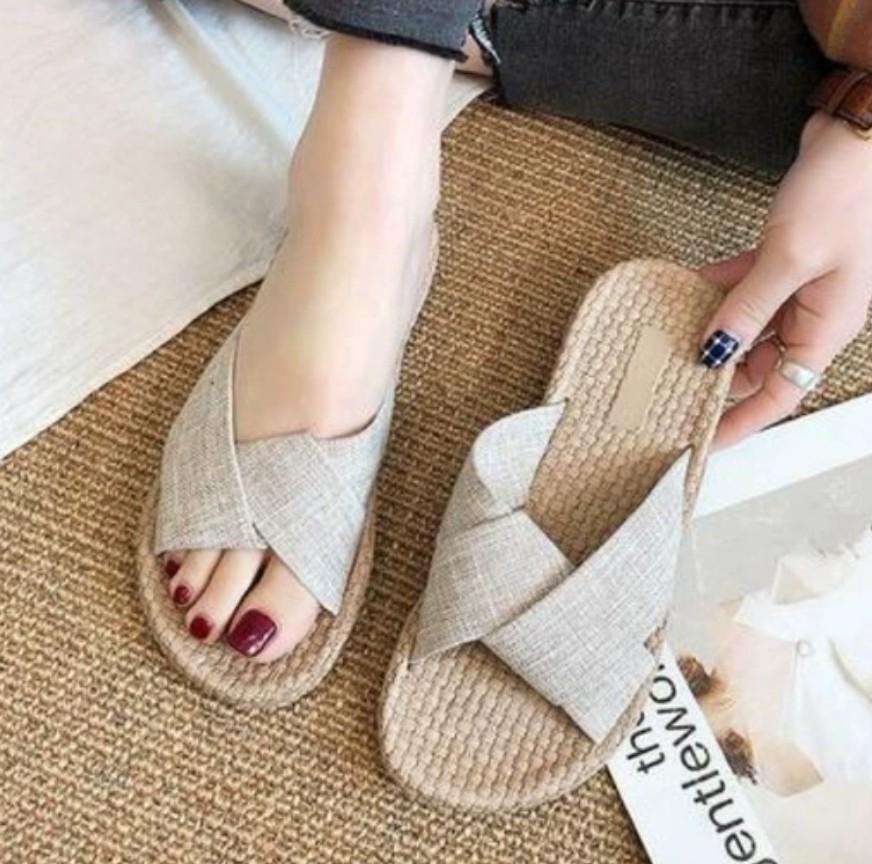 Korean new fashion chic retro summer thick sole non slip sandals