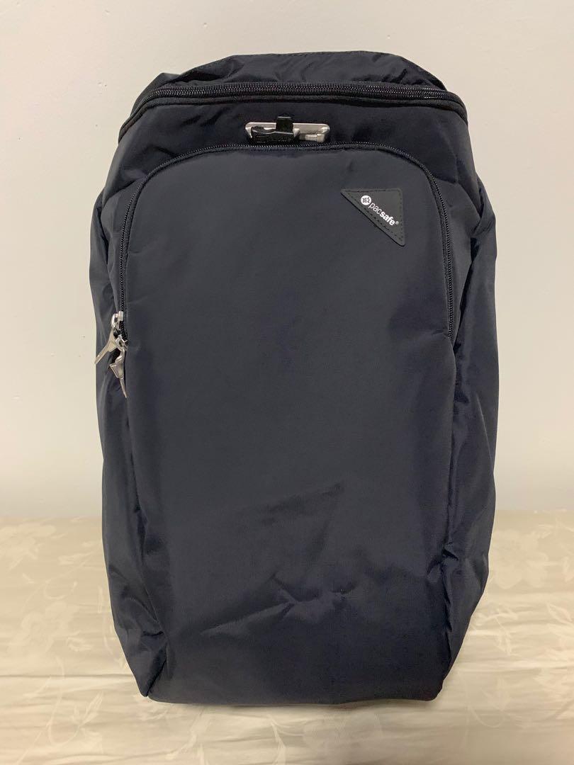 Pacsafe 30 store