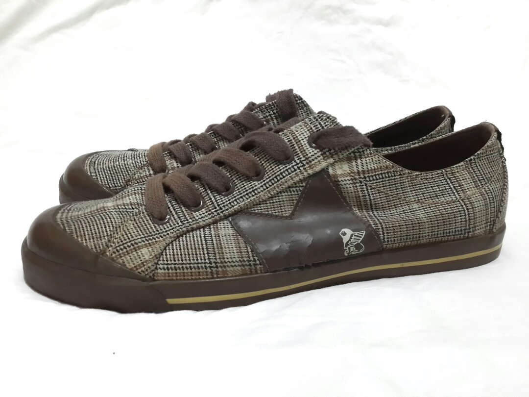 Sepatu Macbeth Eliot Classic Chocolplaid Original Second Fesyen Pria Sepatu Sneakers Di Carousell