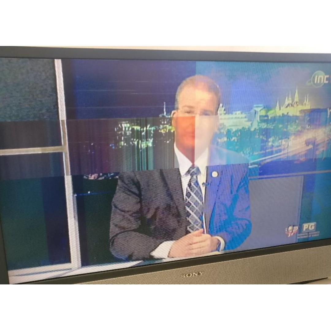 Sony 32" LCD TV Defective Screen 2 units for 3k (Category: TV) located in Las Pinas. Submitted by kablero (Listing ID 242068789, Image 2). Description: 2 units Sony 32" LCD TV - defective screen 2 pcs. for P3k See photos working as is. 09232044368.
