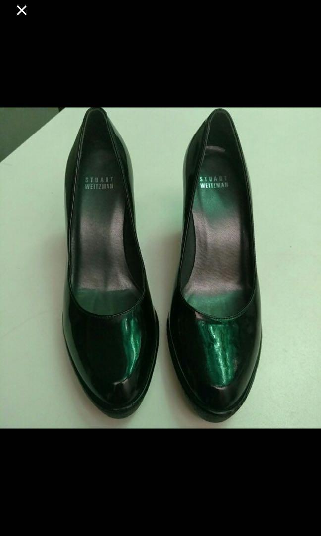stuart weitzman (Category: Loafers) located in Kuala Lumpur. Submitted by crackos (Listing ID 241980761, Image 3). Description: stuart weitzman pumps to let go condition almost new negotible.