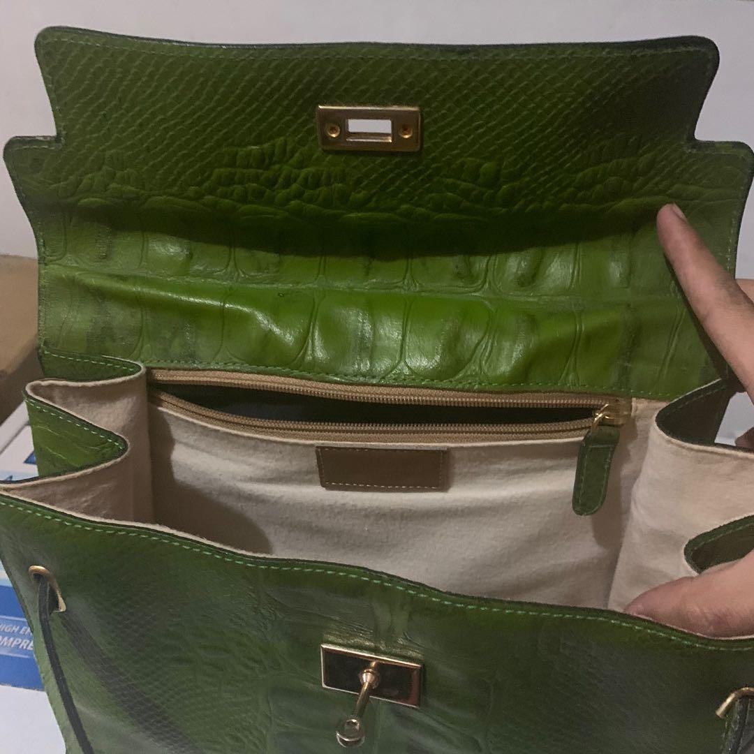 Nice leather lime green bag marked Via Borgospesso Italy. for Sale