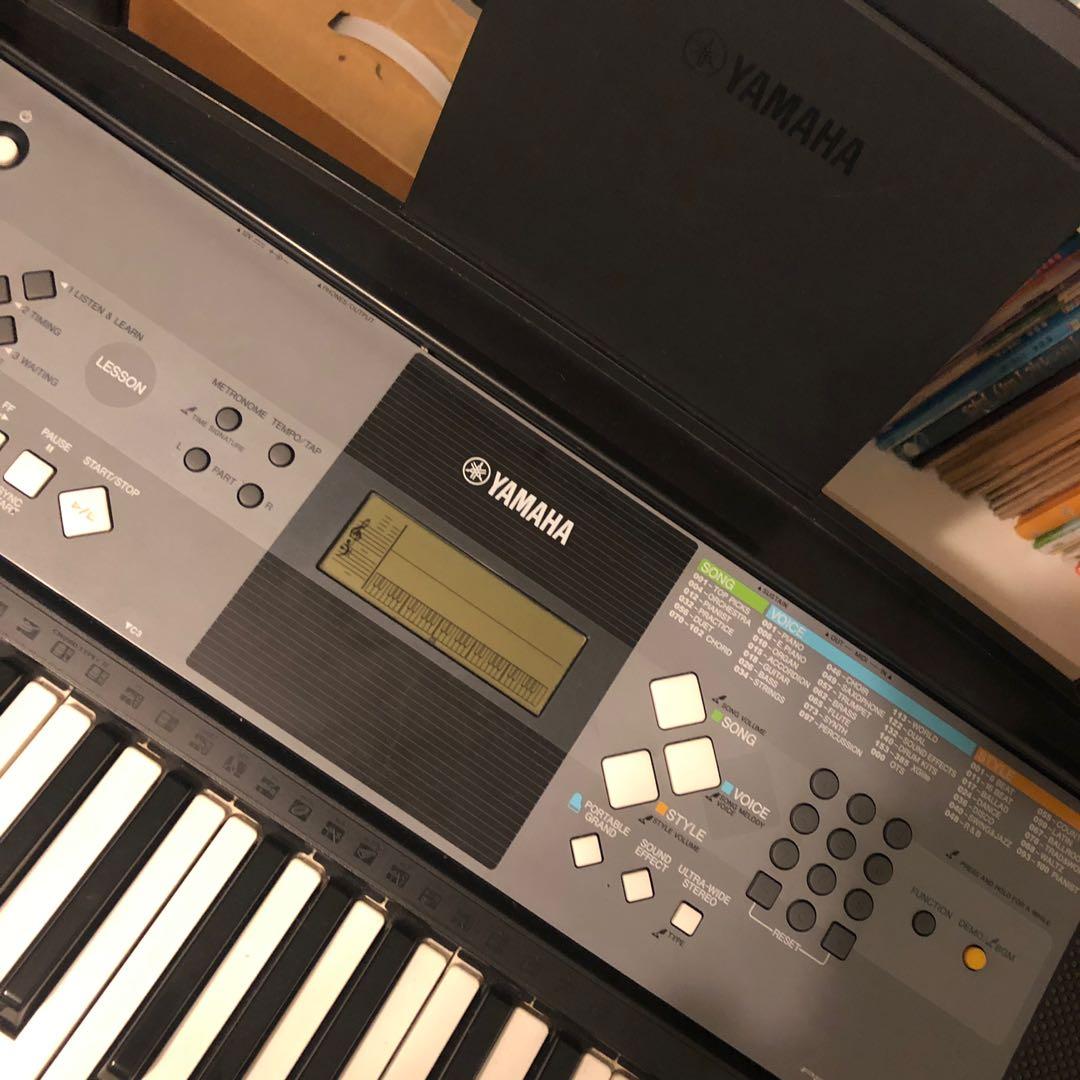 Yamaha PSRE233 61Key Entry Level Portable Keyboard, Hobbies & Toys