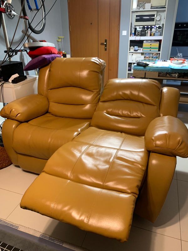 2 Seater Auto Recliner Sofa With Usb Charging Port Furniture Sofas On Carousell
