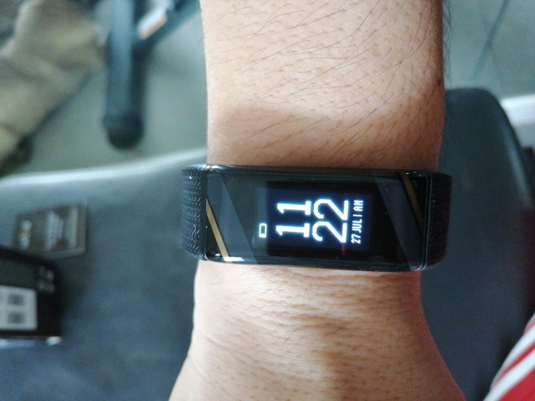 Actxa Spur+. HPB Sports heart rate monitor and VO2 Max fitness & steps