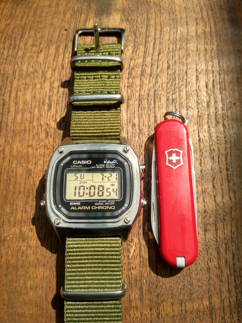 Casio vintage dw1000 no seiko citizen, Fesyen Pria, Jam Tangan di Carousell