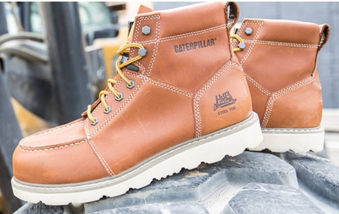 caterpillar moc toe boots