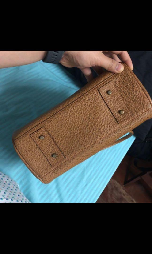 Fino Leather Bag (Category: Cross-body Bags) located in Mandaluyong City. Submitted by bonibuys (Listing ID 195299548, Image 3). Description: Bag only. No box. Comes with an generic eco bag. .