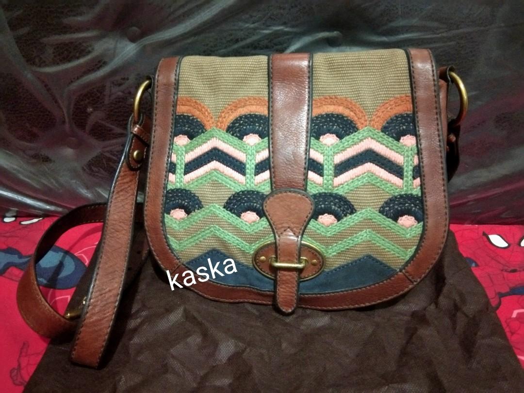 Fossil VRI embroidery
