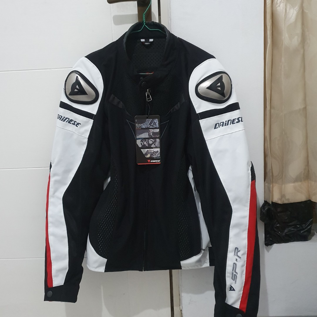 Jaket dainese original new sz XL Fesyen Pria Pakaian Baju Luaran di Carousell