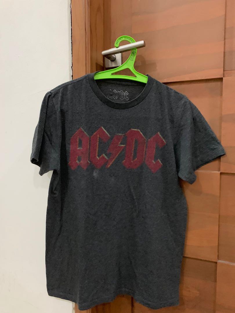 Kaos H M Colab Dengan Acdc Original Fesyen Pria Pakaian Atasan Di Carousell