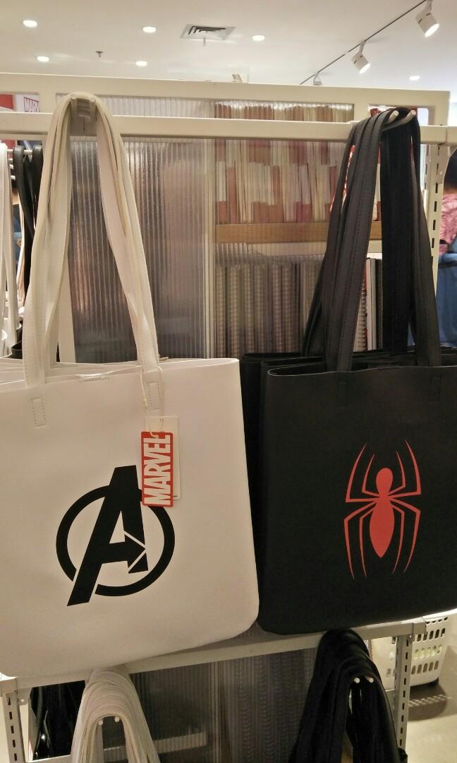 Tote Bag Miniso Marvel, Barang Mewah, Tas & Dompet di Carousell