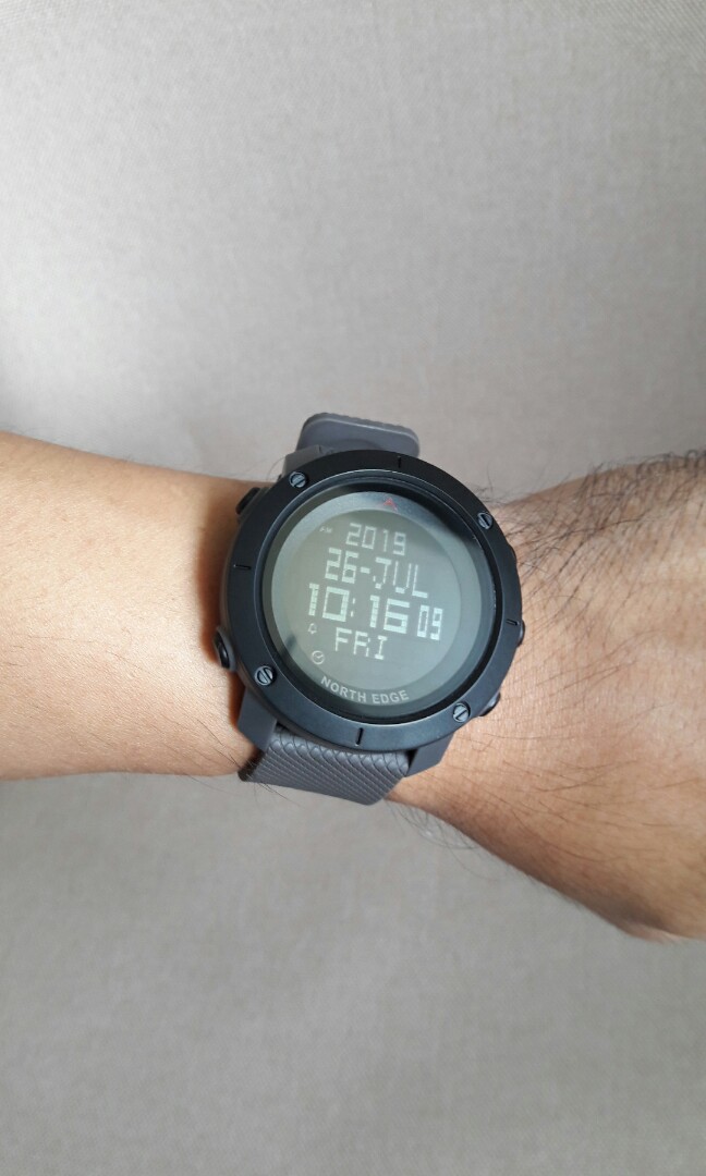 North edge tank best sale watch