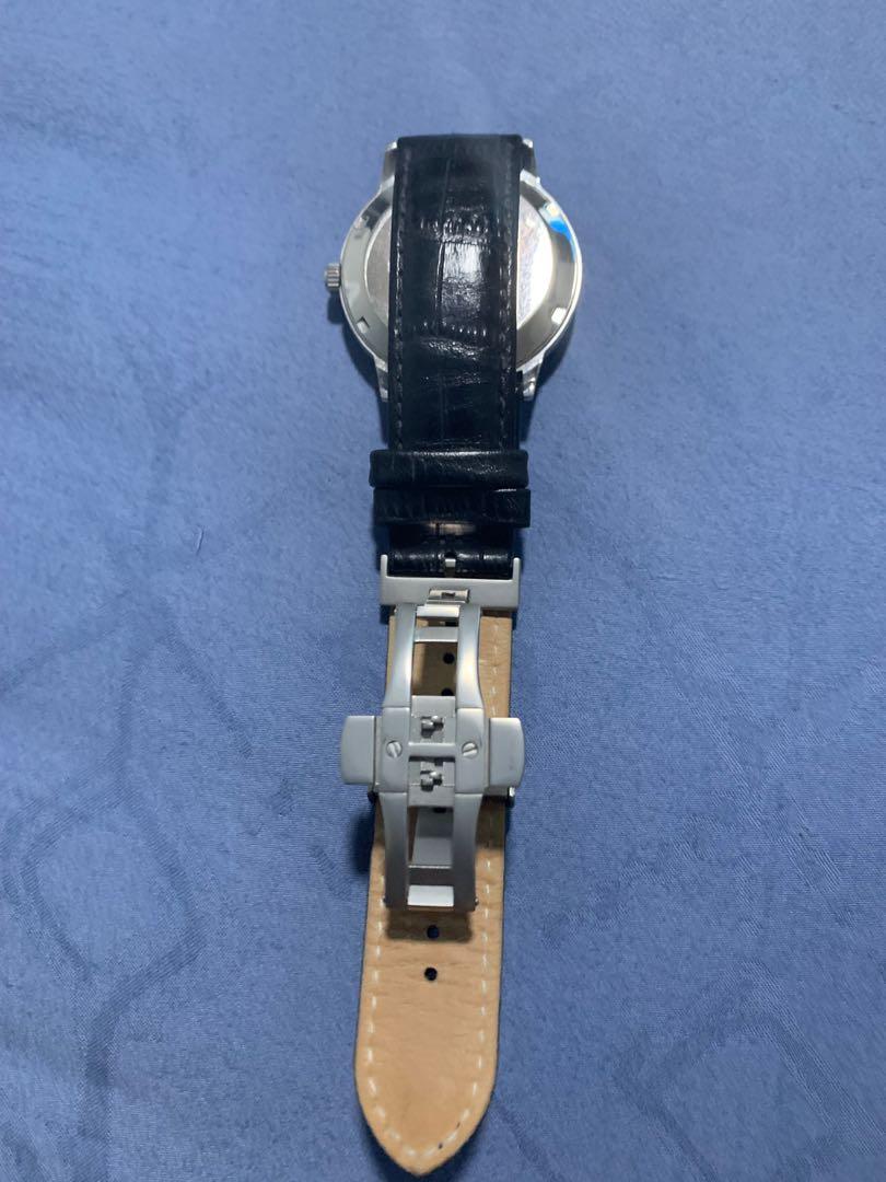 Orient Automatic (Category: Men's Watches) located in Singapore. Submitted by hsl212 (Listing ID 242309462, Image 4). Description: Condition 9.9/10 Hardly worn this watch so it good as new Non nego No trade RFS trimming down my collection .
