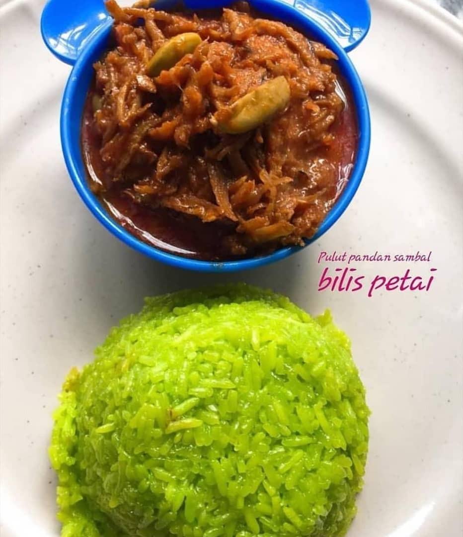 Pulut Pandan Sambal Ikan Bilis Food Drinks Instant Food On Carousell