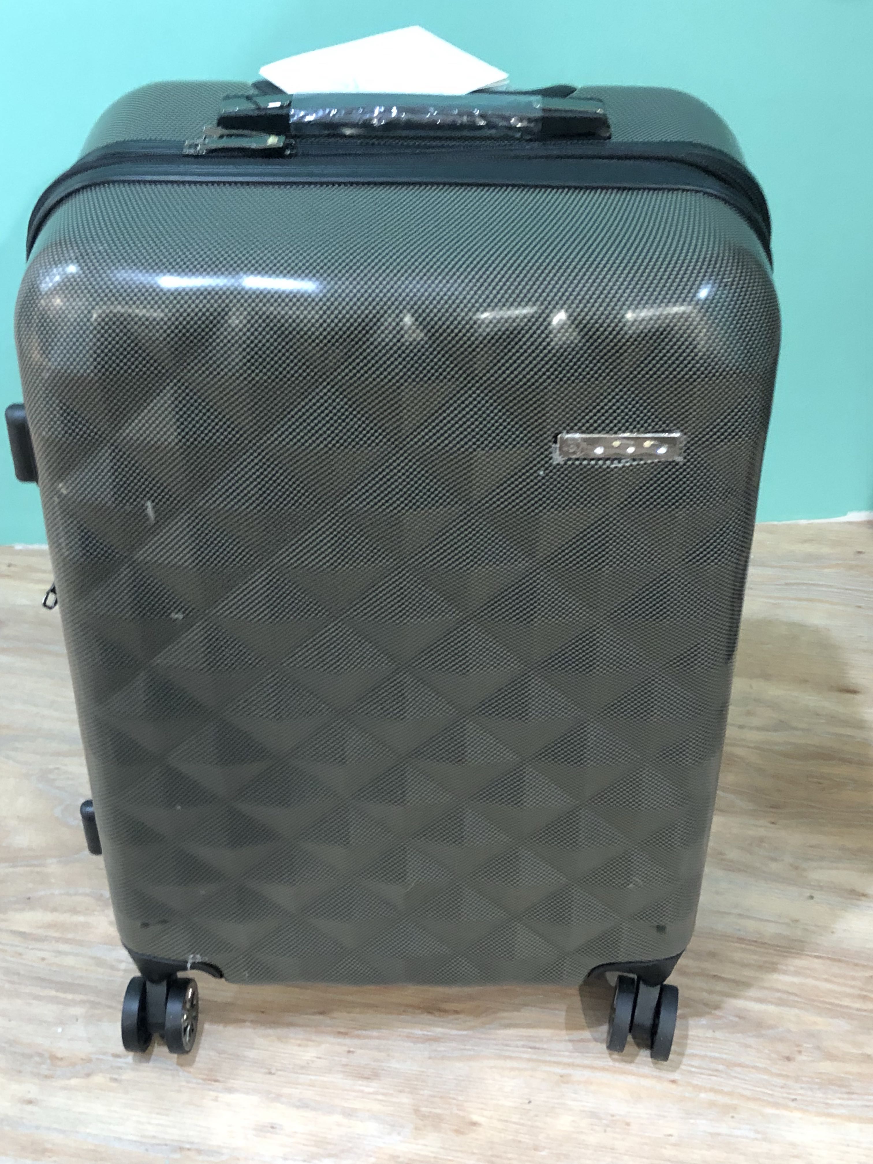 Saro Vinci 24 inch luggage box Hobbies Toys Travel Travel Essentials Accessories on Carousell