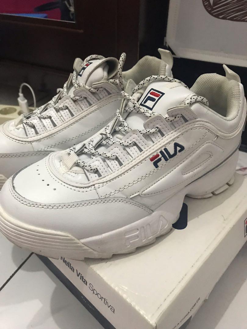 Sepatu Fila Disruptor Ii Premium Shoes Second Ukuran 39 Warna Putih Fesyen Pria Sepatu Sneakers Di Carousell
