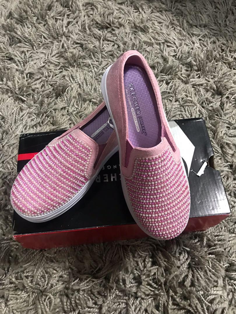 skecher street air cooled memory foam