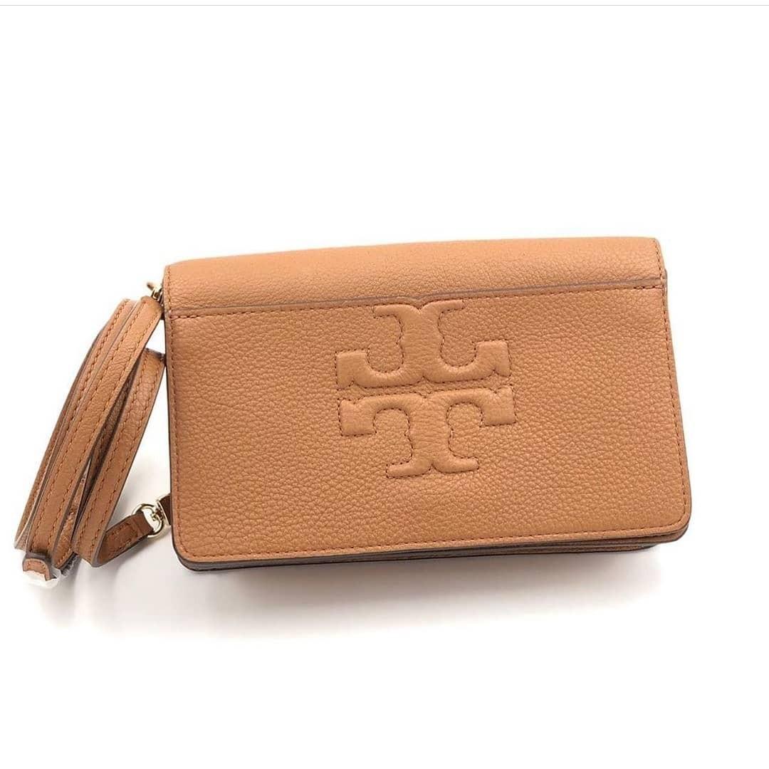 TORY BURCH BOMBE T SMALL CROSSBODY 21x14x5CM BARK Barang Mewah Tas Dompet di Carousell
