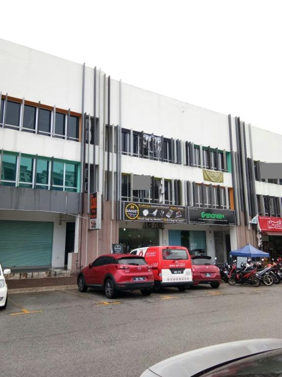 3 Storey Shop Office End Lot With Big Land Size In Setia Alam Shah Alam Property For Sale On Carousell
