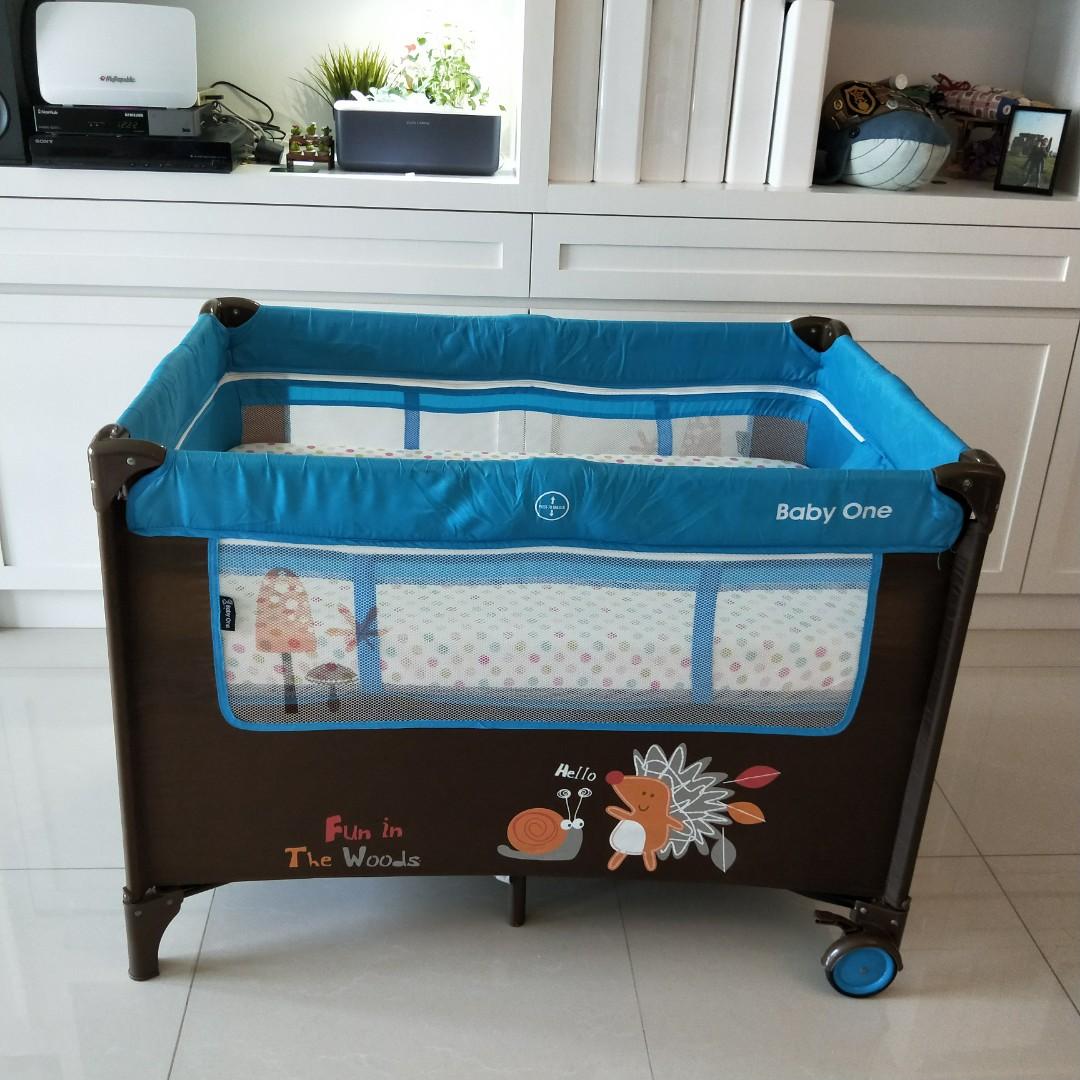 Baby shop one cot