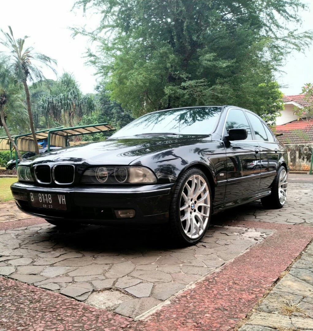 Bmw E39 528i Th 97 Automatic Black On Black Bagus Rapih Nyaman Sehat Siap Pakai Harian Mobil Motor Mobil Untuk Dijual Di Carousell