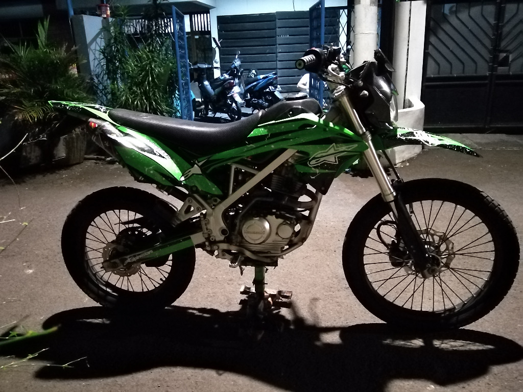 Dijual Motor Kawasaki KLX 150 BF 2016